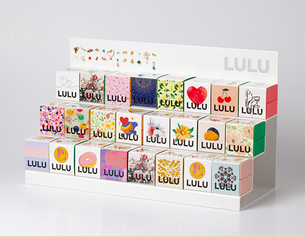 Startpakke LULU Copenhagen - The Candy Shop øredobber + Ring Bar + Armbånd + Halskjeder + Øredobber