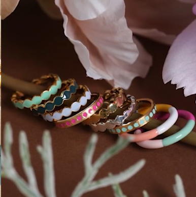 Startpakke LULU Copenhagen - The Candy Shop øredobber + Ring Bar + Armbånd + Halskjeder + Øredobber